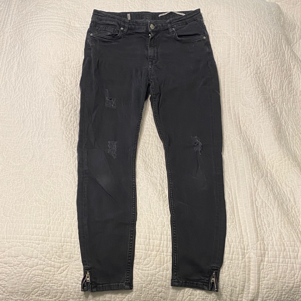 Zara Women's Black Skinny Jeans with Distressed Details